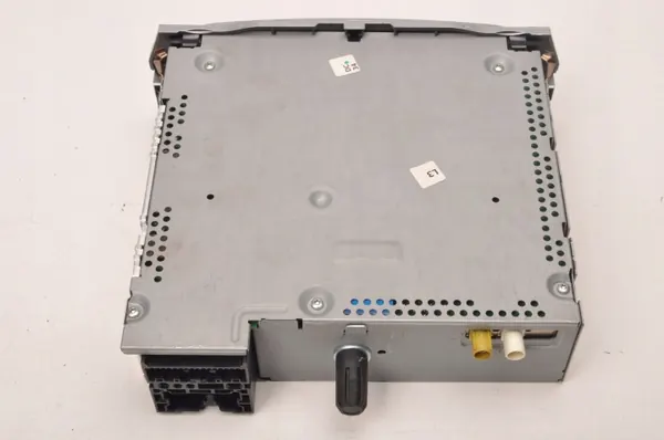 Rádio Renault Megane III OEM 281152275R - Usado image 7