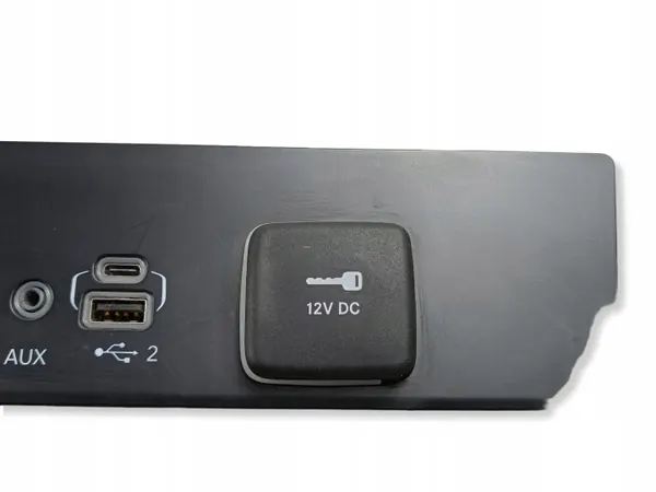 USB-pistorasia Jeep Grand Cherokee WL OEM P68377882AD image 3