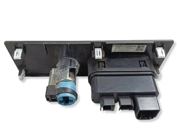 USB-pistorasia Jeep Grand Cherokee WL OEM P68377882AD image 6