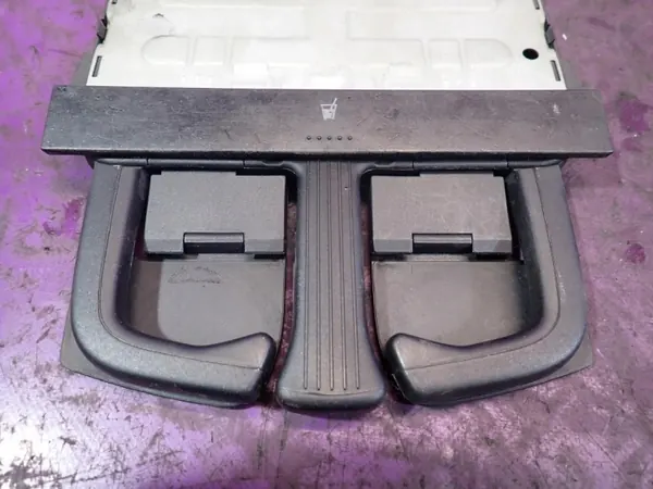Porte-gobelet VW Golf IV OEM 1J0858601B - Occasion image 4