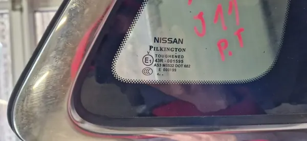 Nissan Qashqai J11 rechter achterzijde carrosserieglas OEM 01595 image 3