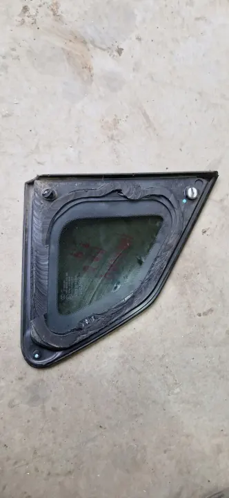 Nissan Qashqai J11 rechter achterzijde carrosserieglas OEM 01595 image 4