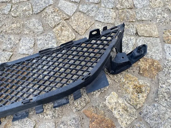 Rejilla de parachoques MERCEDES C CLASS 2058852123 OEM image 7