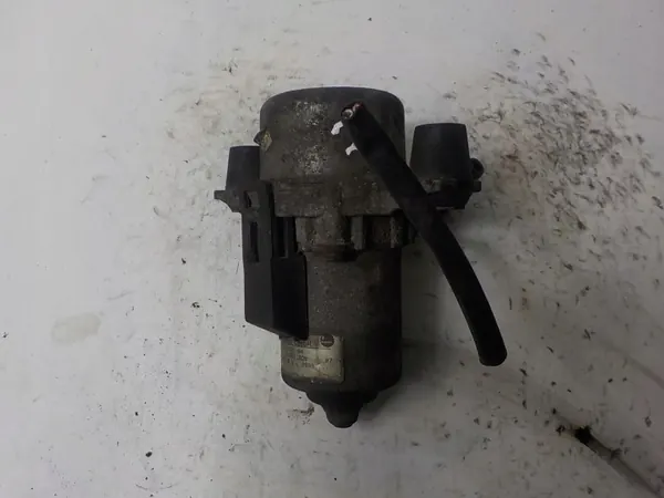 Bomba de vacío Opel OEM 13275079 862531-04 Usada image 2