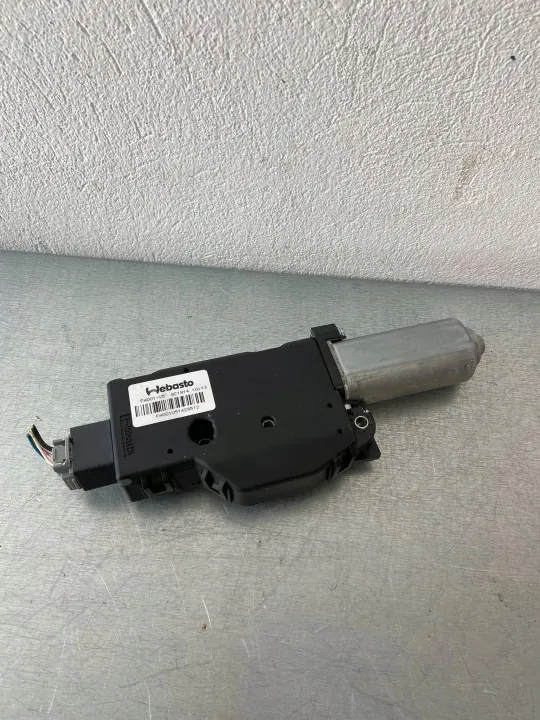 Subaru OE Schiebedachmotor OEM FA001V5 - Gebraucht image 2