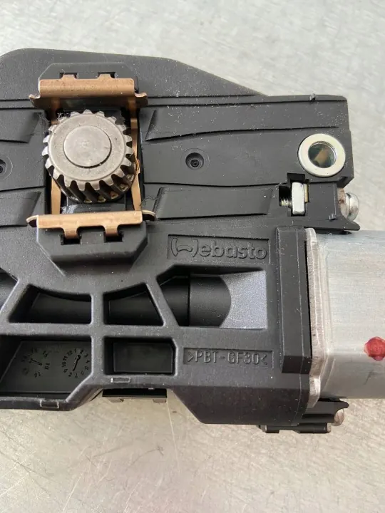 Subaru OE Schiebedachmotor OEM FA001V5 - Gebraucht image 3