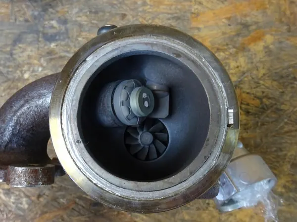 Turbokompressorventil AUDI A1 1.0 TFSI 04C145703H image 10