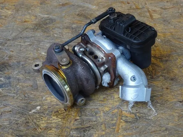 Turbokompressorventil AUDI A1 1.0 TFSI 04C145703H image 3