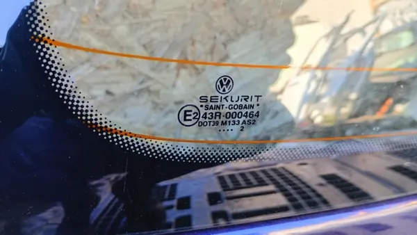 Vitre arrière de hayon OEM VOLVOMAR-141364- VW Polo image 3