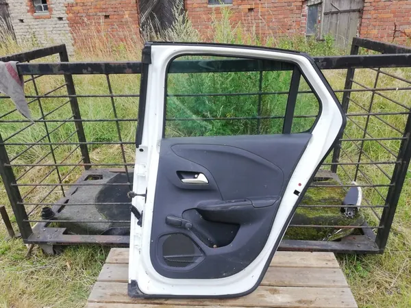 Höger bakdörr Opel Corsa F image 7