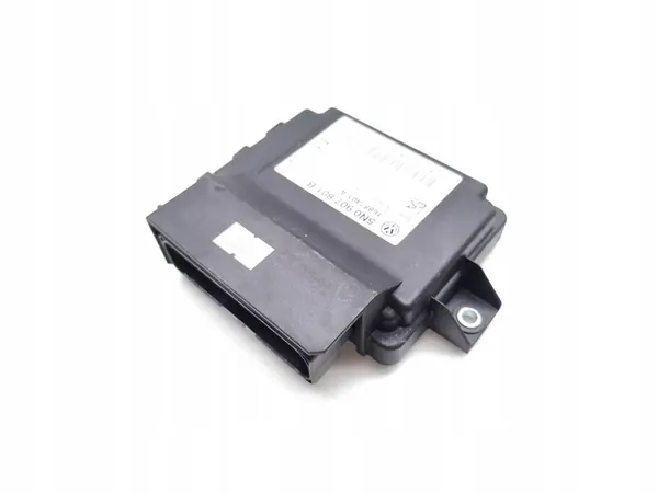 VW Tiguan käsijarrumoduuli 2.0 TDI 2008 image 9