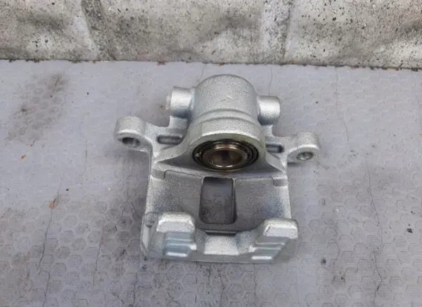 Oikea takajarrusatula Dodge Caliber Jeep Compass Patriot image 2