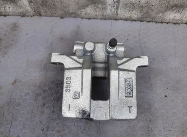 Oikea takajarrusatula Dodge Caliber Jeep Compass Patriot image 3