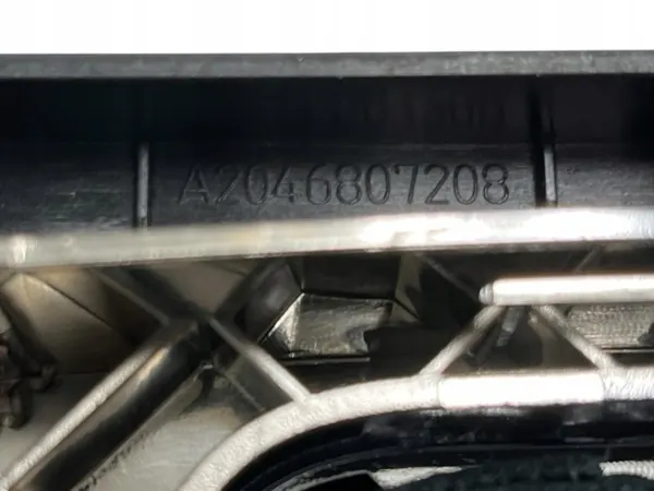 Pomo de cambio Mercedes-Benz OEM A2046807208 - Usado image 8