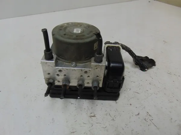 Pompe ABS OEM 9809312580 pour Peugeot 2008 1.6 HDI image 5