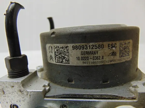 Pompe ABS OEM 9809312580 pour Peugeot 2008 1.6 HDI image 9