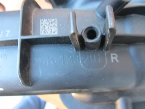 VW Audi Seat Skoda 2.0 TSI TFSI Ansaugkrümmer 06K133201R image 3