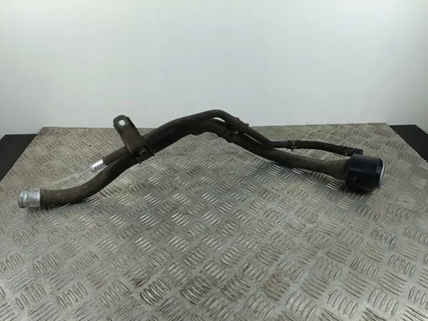 Kia OE Bränslefyllningshals OEM FOB34207 - Begagnad image 2