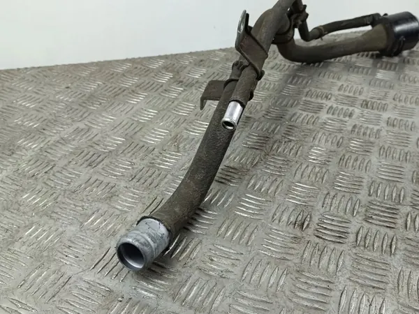 Kia OE Bränslefyllningshals OEM FOB34207 - Begagnad image 3