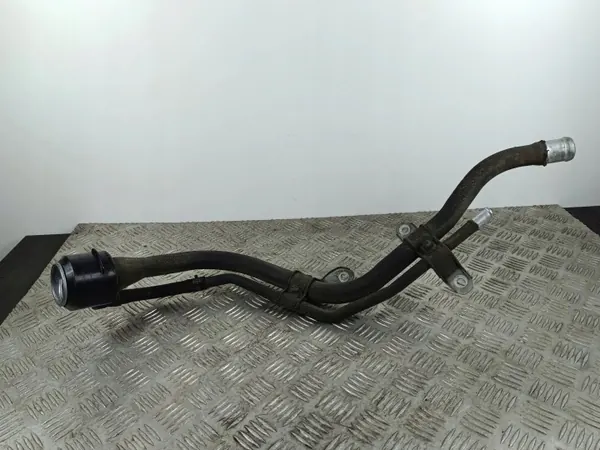 Kia OE Bränslefyllningshals OEM FOB34207 - Begagnad image 4