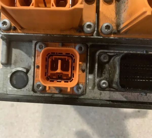 Inversor Porsche Taycan OEM 5QE915684BK Usado image 5