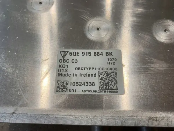 Inversor Porsche Taycan OEM 5QE915684BK Usado image 8