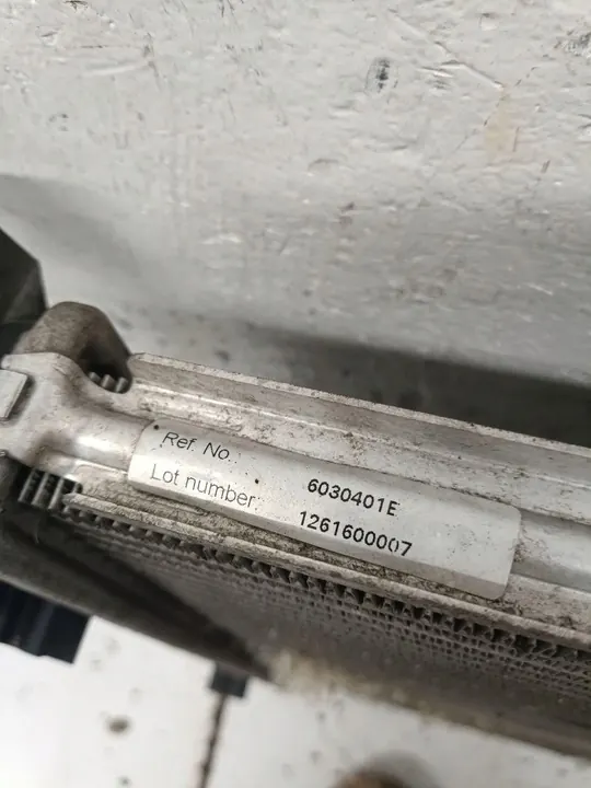 2002 Audi A4 S4 B6 8E 8H Radiador de agua 60304A image 2