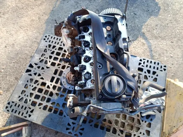 1.6 TDI dieselimoottorilohko OEM Wrakowisko-18738- image 2