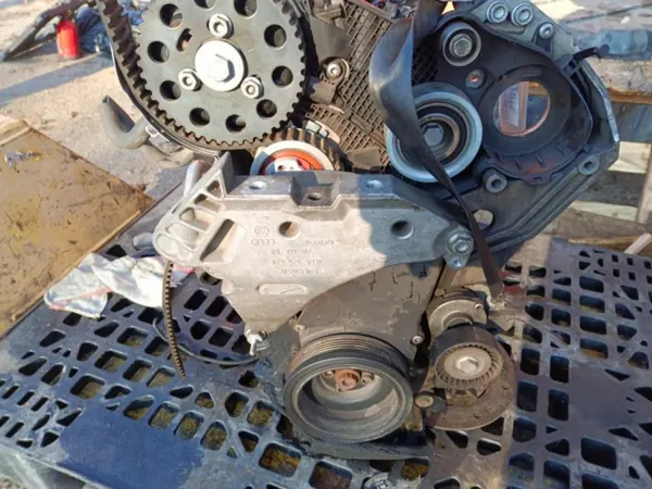 1.6 TDI dieselimoottorilohko OEM Wrakowisko-18738- image 4