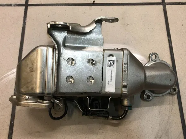 Käytetty EGR-jäähdytin OEM 55277009 Alfa Romeo Stelvio image 2