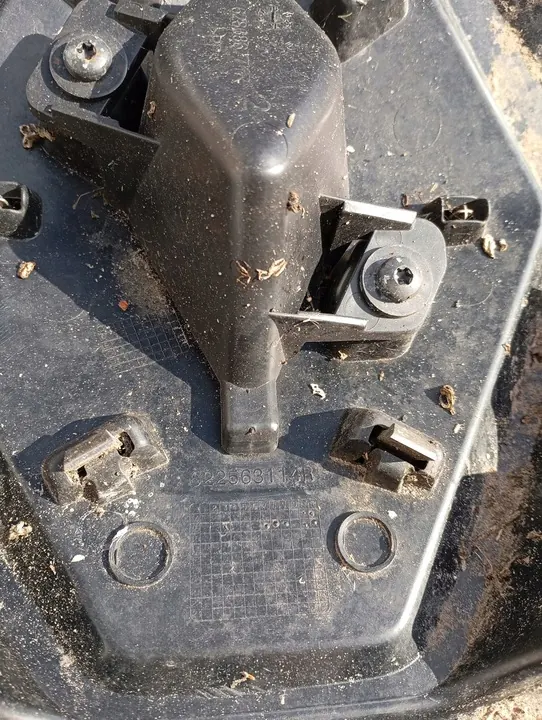 Front Grill Renault Megane 4 IV 622563114R OEM image 3