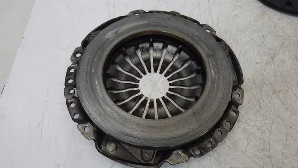 Kit de embreagem Renault Clio IV 1.5 DCI OEM 302057404R image 3