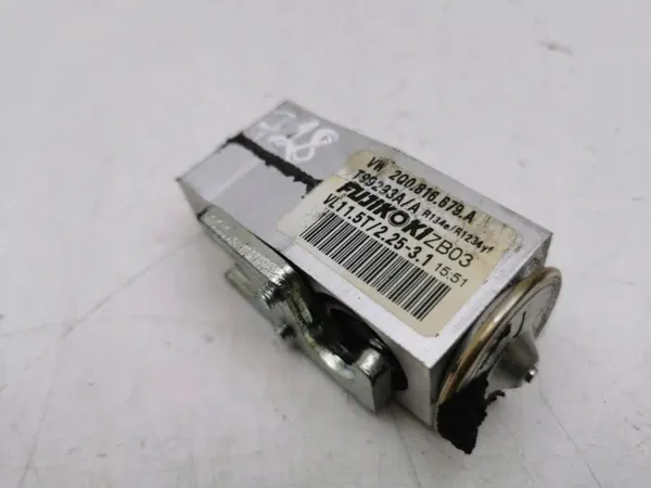 Audi A1 2019 A/C expansieklep OEM 2Q08166679A image 3