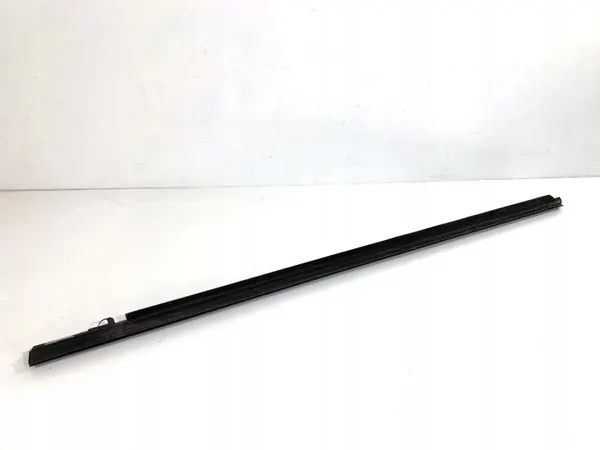 OEM A1177250482 Etu oikea raapimisliuska Mercedes CLA image 3