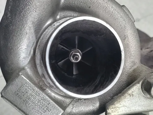 Turbo con Colector OEM 9657603780 para Citroen C4 image 8