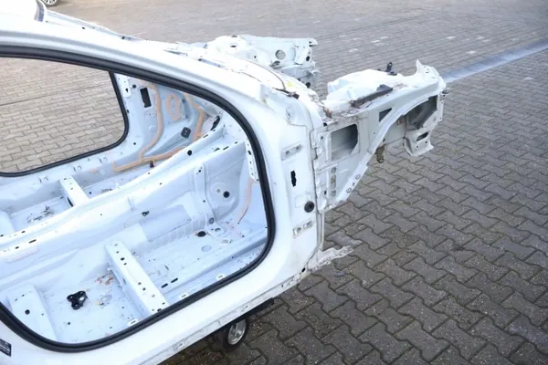 Volvo V90 II oikea etulokasuoja OEM 1274737375 image 5