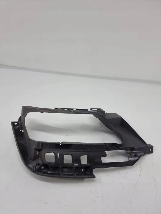 Oikean takadiffuusorin kiinnitystuki OEM 8W6807348A image 4