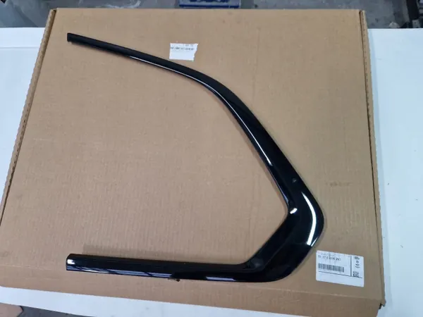 Junta ventana lateral trasera OEM 5A8A295/5A8A296 BMW X5 G05 image 2