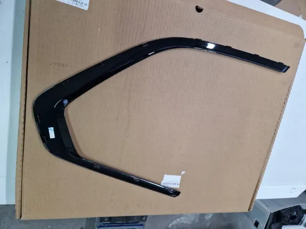 Junta ventana lateral trasera OEM 5A8A295/5A8A296 BMW X5 G05 image 4