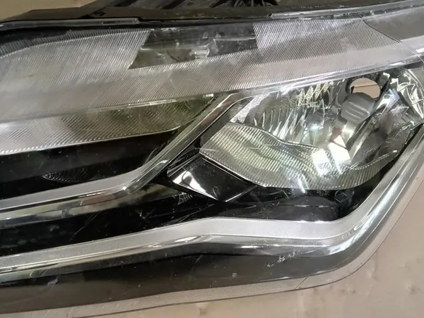 Farol esquerdo SEAT Toledo IV 12- OEM 6JB941015 image 2