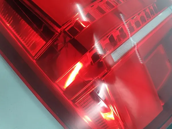 VW T6 LIFT 19- Lámpara Trasera Derecha LED Original 7LA945208B image 10