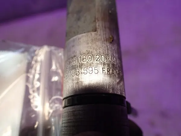 SEAT LEON I 99-05 1.9 TDI Iniettore 038130202A image 5