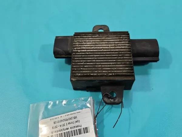 Relé do ventilador OEM 464033851 para Opel Corsa E image 3
