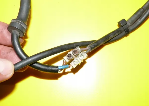 Mozzo sterzante anteriore sinistro Audi A8 S8 D2 99-02 OEM image 4