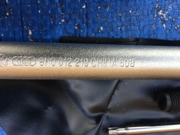 Clé de roue et tournevis Audi Q5 OEM 8N0012219 image 4