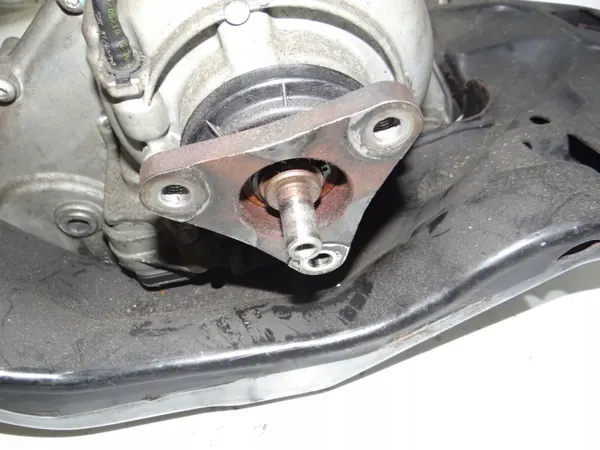 Reductor de caja BMW usado OEM 7610586 para X5 E70 image 8