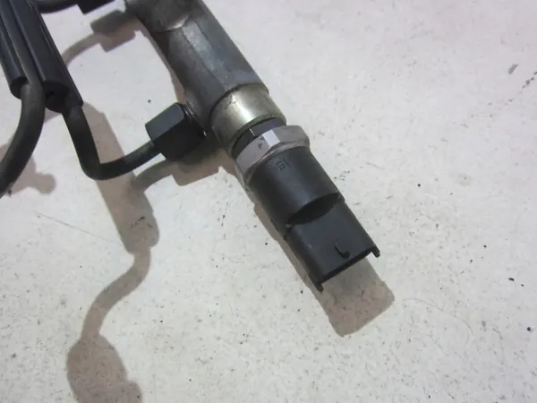 BMW OEM 13537805722 Einspritzschiene für 3.0D M57 image 7