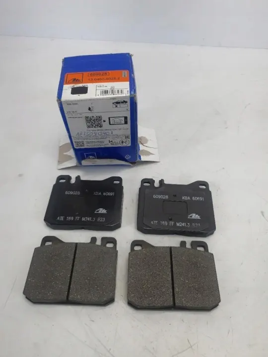 OEM 13.0460–9028.2 Framhjulsbromsbelägg Mercedes image 4