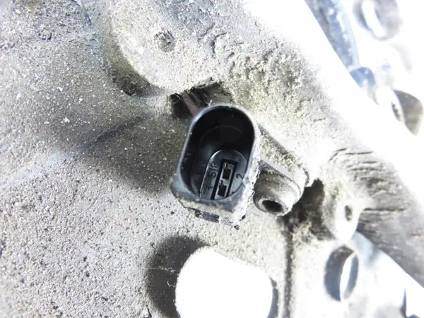 OEM Etu-oikea pyörännapa Audi A8 D3 4.0 TDI image 3