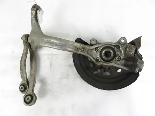 OEM Etu-oikea pyörännapa Audi A8 D3 4.0 TDI image 6